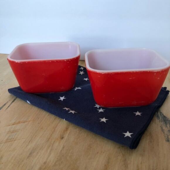 Small Vintage Red Pyrex Refrigerator Dish-Set of 2 - Picture 1 of 5